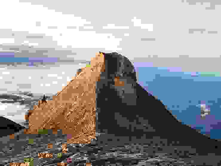 ▲St. Johns Peak (聖約翰峰，4091m) 因其一面酷似金剛的臉，因此又有King Kong Peak的暱稱。