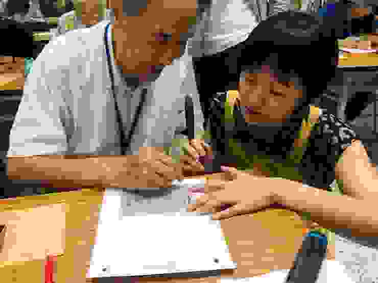 2019年，張則周老師參與「寫字綠島的家書」版畫工作坊