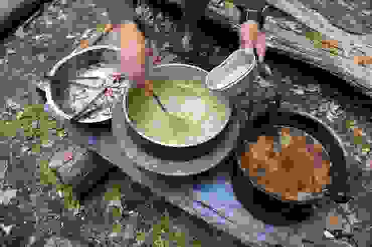 臘肉、小米、羊肉湯，是部落老家最純樸的晚餐。