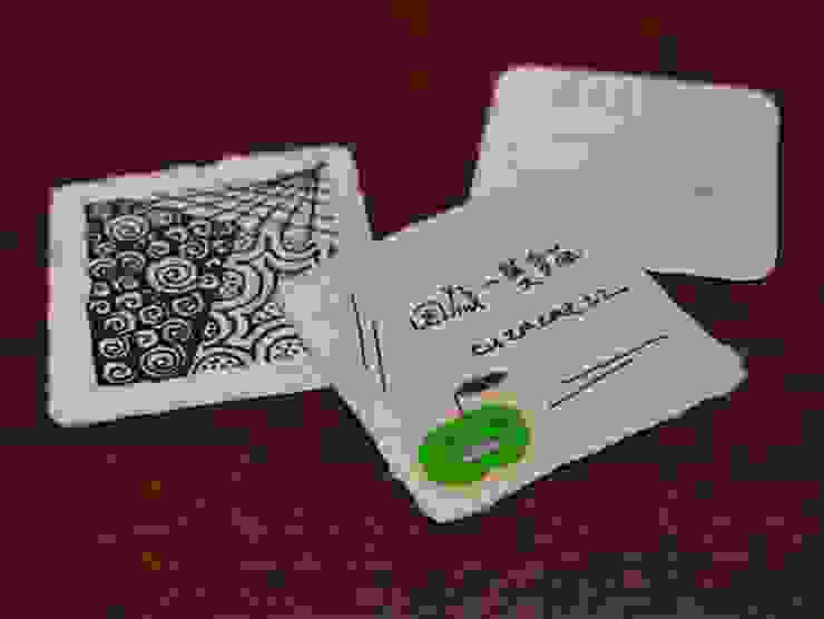 左一左二分別為Dyna方形手工紙卡的禪繞畫試畫及原子筆試寫，右一為禪繞畫專用之Bijou紙磚。
