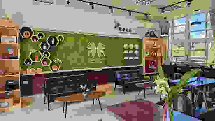 紫東社區將廢棄學校改建而成的「教室咖啡館」，提供咖啡及簡餐。