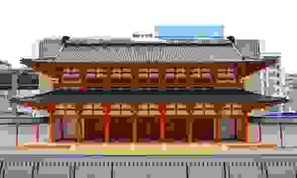 位於京都駅前的羅城門復原模型