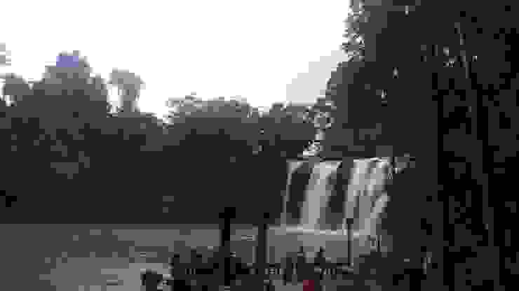 下午天空之城的瀑布，據說有鱷魚