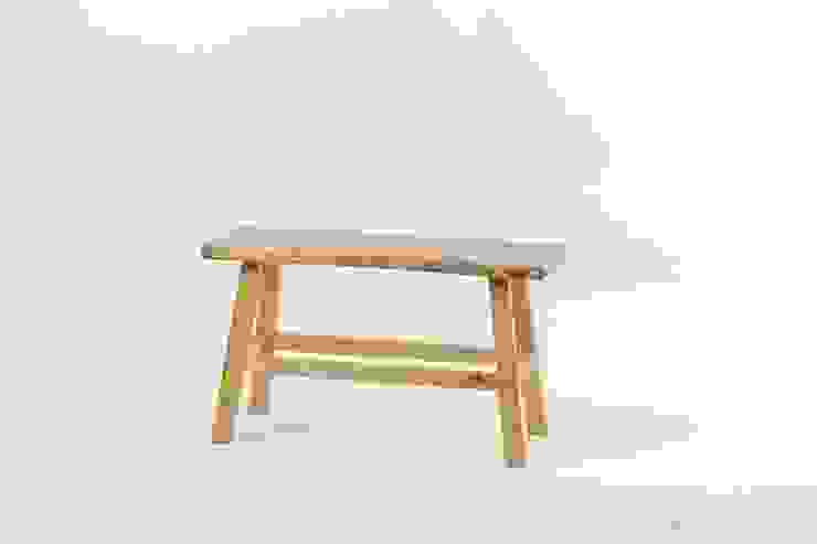 樟木椅搭配南洋杉的結構椅腳，色系風格搭配室內很合適！
