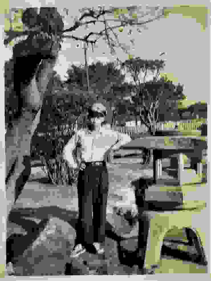 新公園石燈籠的昨日。1953/02/23。
