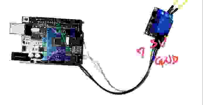 繼電器與Uno板（藍-5v，紫-GND，綠-7）