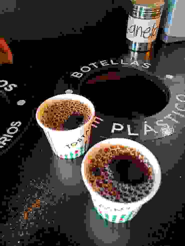 我在哥倫比亞的第一杯小杯咖啡，杯子大小跟賣場試喝的尺寸是一樣的！