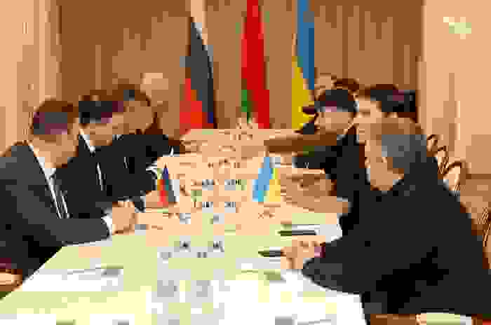 2月28日，俄、烏克蘭代表團在白俄羅斯戈梅利州舉行談判