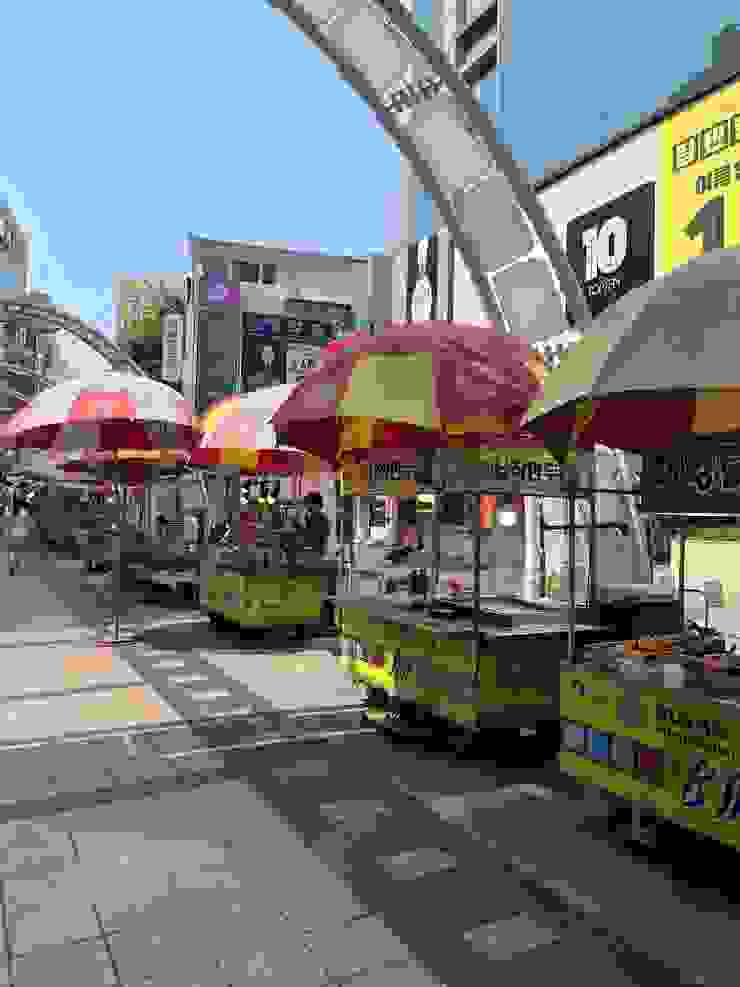 廣場上的韓國小吃攤販。