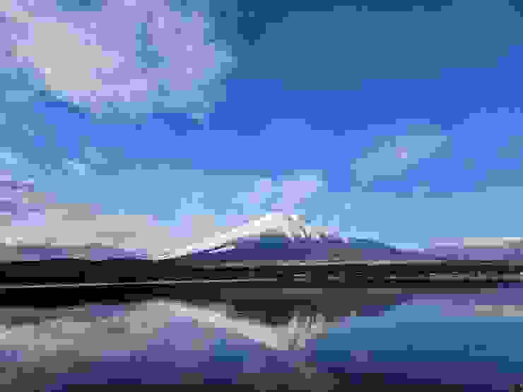 只要湖水平靜，就有機會見到逆富山。