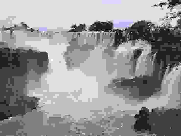 伊瓜蘇瀑布，世界三大瀑布之一，阿根廷端。
