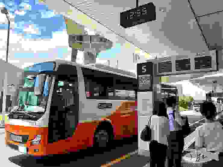 領完票就搭乘利木津巴士前往飯店寄放行李，日本巴士都很準時開走