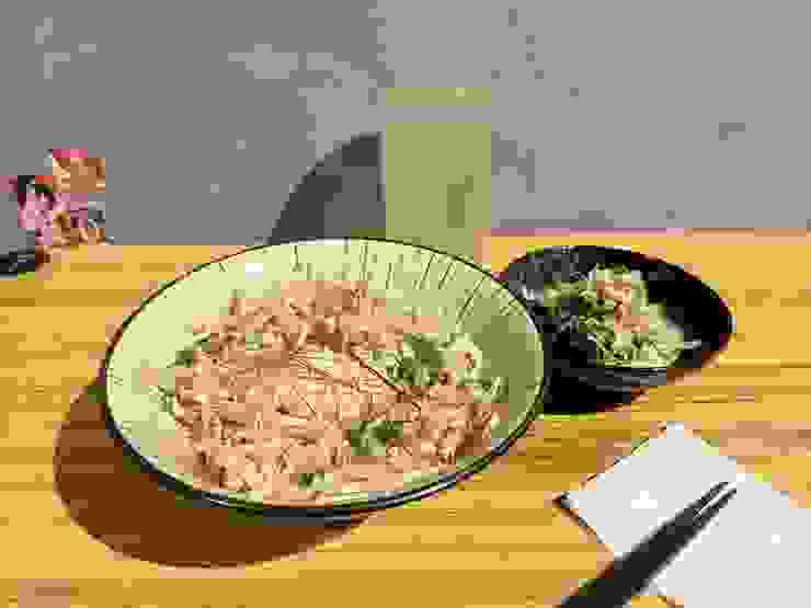 壽喜燒烏龍麵搭配涼拌胡麻菠菜與梅子醋