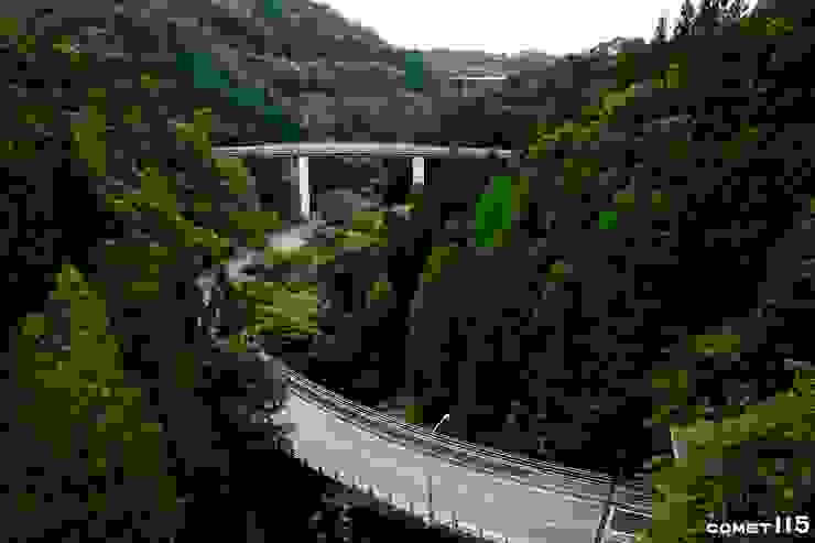 國道314號線在此利用兩圈螺旋高架橋爬升高度，從上俯瞰大橋和深谷都十分壯觀