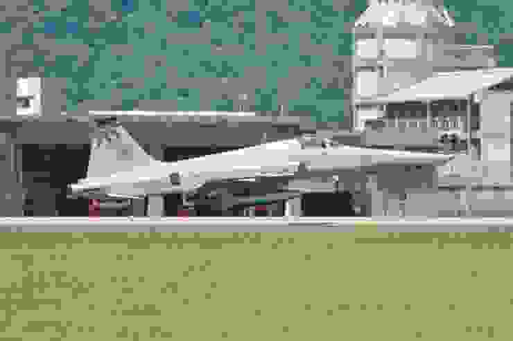 滑行起飛中的RF-5E。
