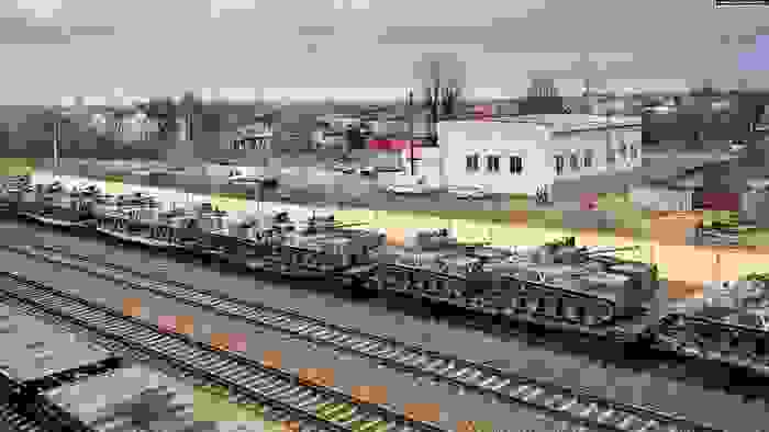 俄羅斯通過白俄羅斯境內鐵路運送的坦克