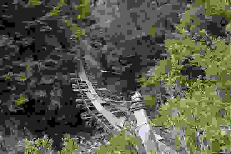 昔日七彩湖舊登山口附近之高登線鐵道橋，在東進七彩湖路線早已改由六順山直上後的今日，不知是否還安在？