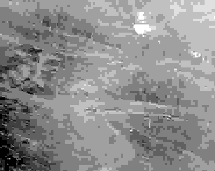 美國軍機對圍村的航拍影像，拍攝時間是交戰結束後不久，兩個黑點是當時被摧毀的北越PT-76