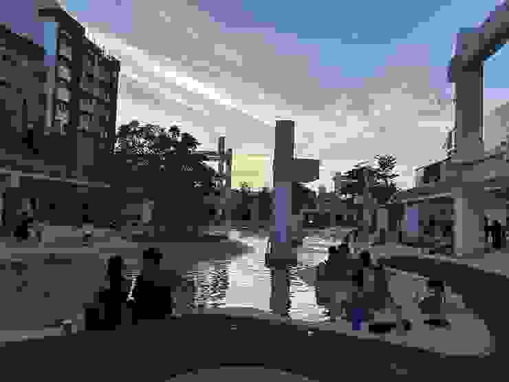 現在的河樂廣場是市民的戲水池