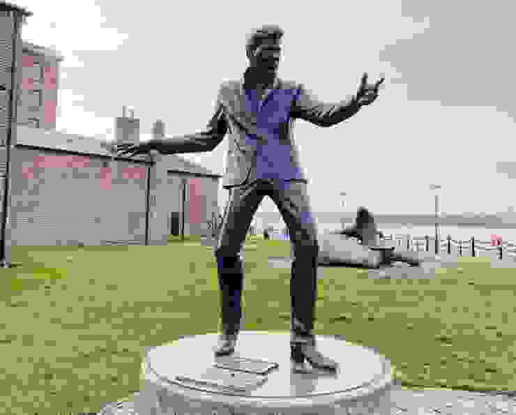 比利·佛瑞 (Billy Fury) 雕像