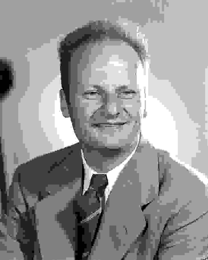 漢斯貝特 Hans Bethe, 1906~2005；曾被其學生弗里曼戴森尊稱是20世紀最大問題解決者，在參與曼哈頓計畫期間提拔了包括理查費曼等多位後來眾多知名科學家；由於其恆星核合成理論研究而獲得1967年諾貝爾物理學獎