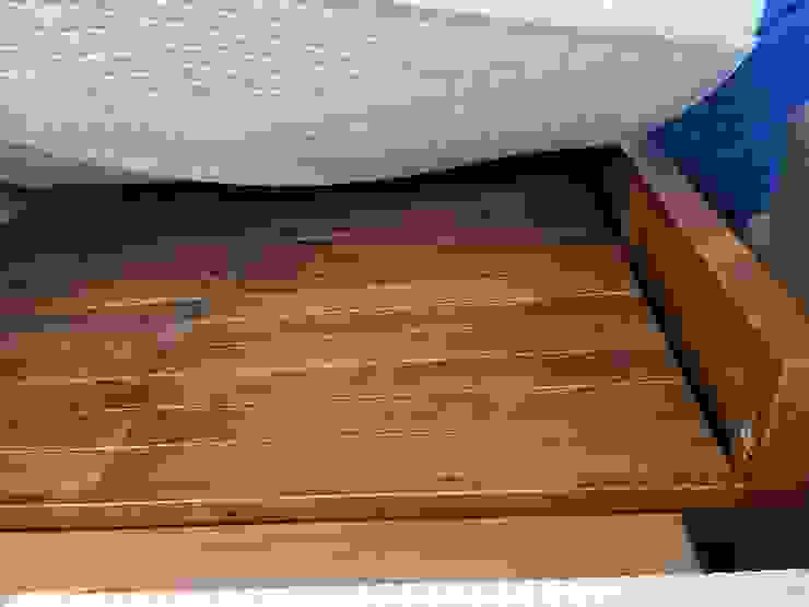 全實木床架的床板是一片一片的實木拼接而成