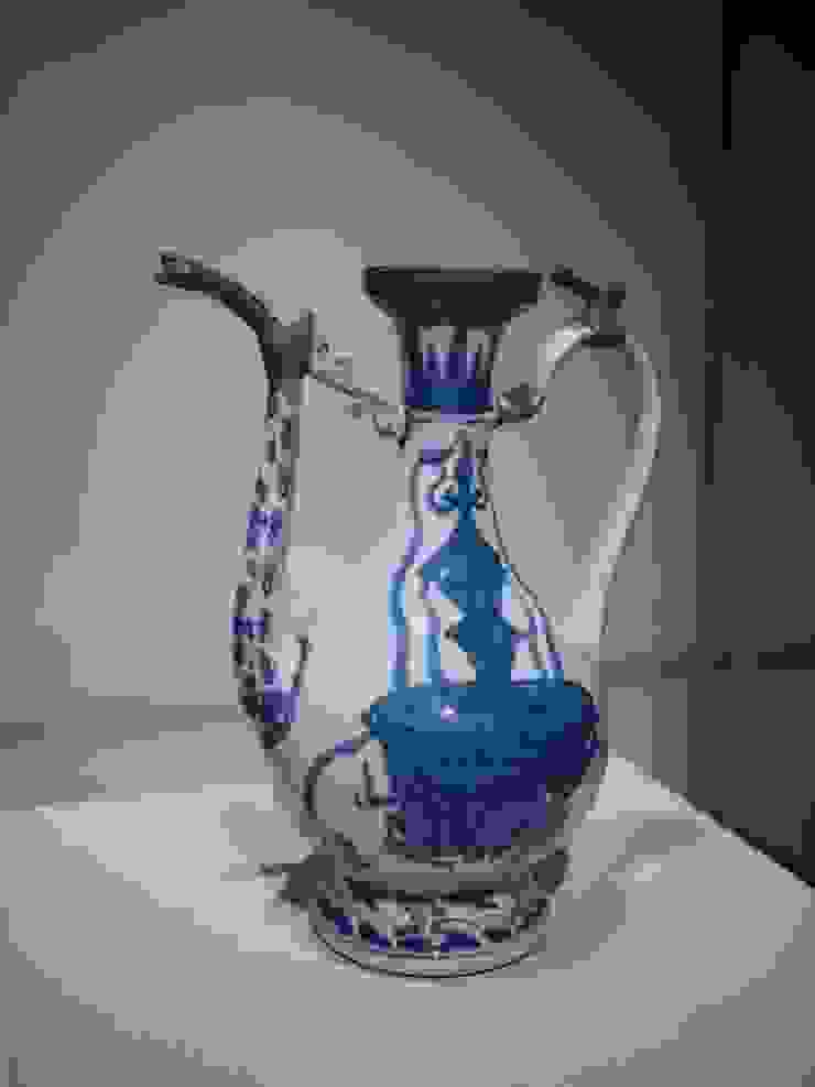 青花噴泉紋執壺，上面繪製的是魔法噴泉，據說歐洲人相向這種水壺會讓水變好喝？！（好哦）