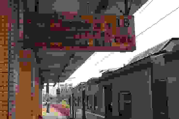外觀明顯生鏽的列車資訊顯示器