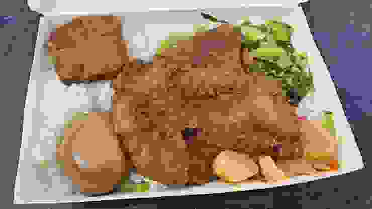 台中鐵路餐廳60元台鐵便當的大頭菜、雪菜和大豆干都超好吃!