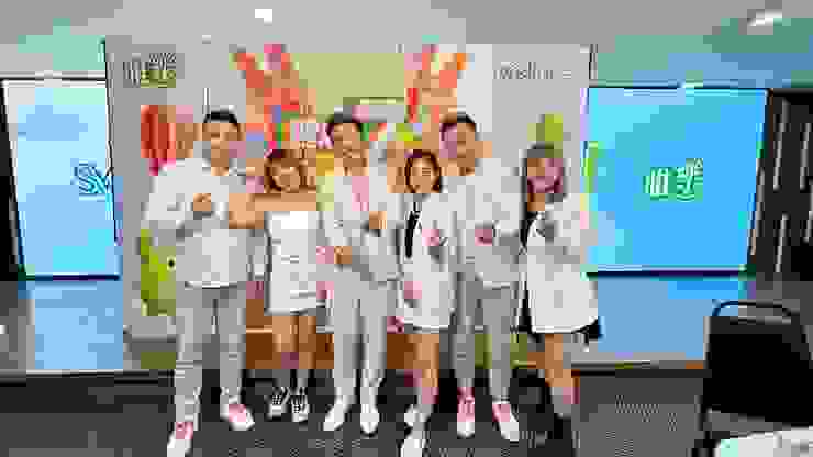 圖說：由左至右-培訓團隊花爸、億萬直播主花媽、唯樂台灣星品代言人楊一展、億萬直播主Miya、培訓團隊VIC、直播教母KK老師。