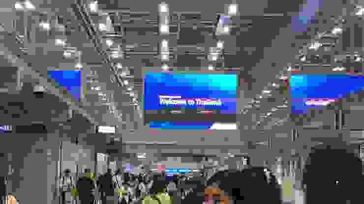 素萬那普機場歡迎來到泰國的螢幕