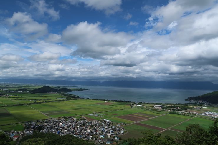 封面：近江八幡城看琵琶湖。