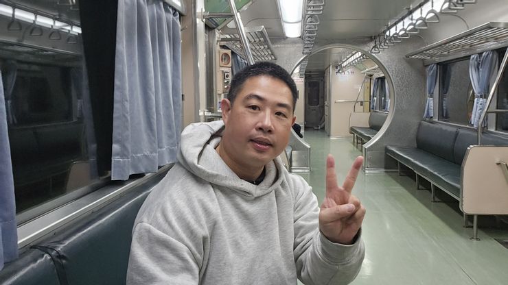 我在新竹內灣線列車內!好冷清的車廂!