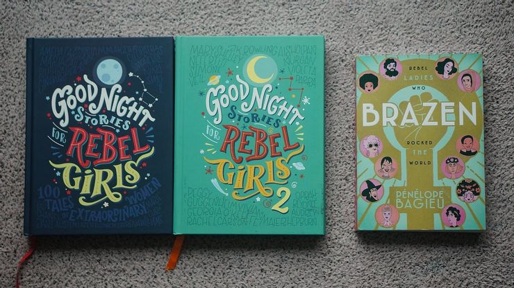 左起 《Good Night Stories for Rebel Girls》、《Good Night Stories for Rebel Girls 2》、《Brazen: Rebel Ladies Who Rocked the World》