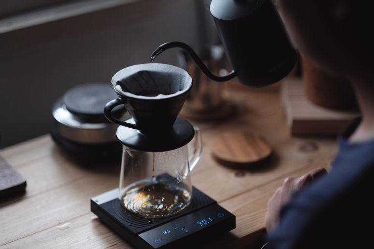 手沖咖啡從水溫到萃取時間，從注水技巧到粉水比，都影響著咖啡的風味和質量