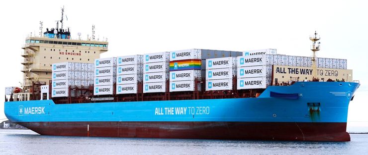 LUARA MAERSK (2,100 TEU) World First Methanol-enabled container vessel