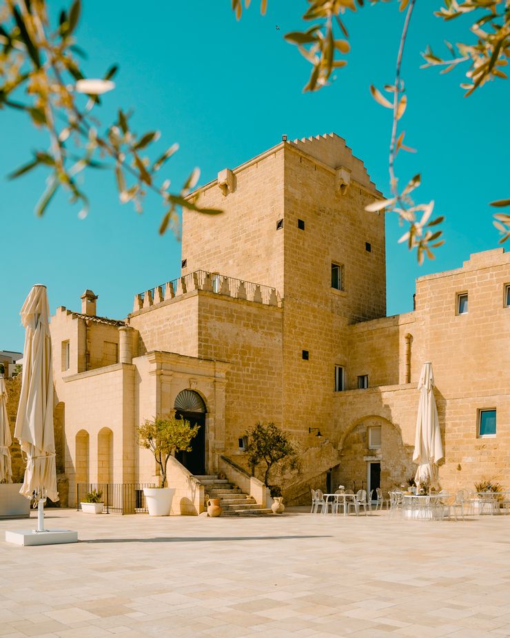 今日在南義內陸城鎮馬泰拉的Masseria，建成於十七世紀。現在是一個旅館。圖片來自於旅館官網Masseria Fortificata San Francesco