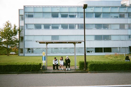 自己先離開 SPring-8 的那天在公車站拍的照片，甚至最右邊還可以看到我的行李(笑。 by Fuji即可拍