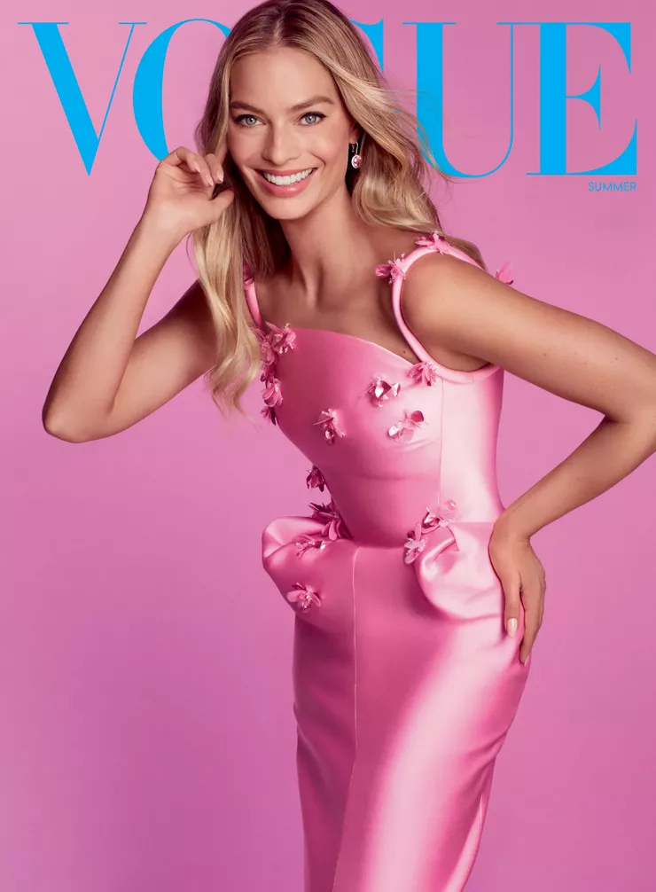 Robbie stars in the Greta Gerwig–directed Barbie, due in theaters in July. Versace dress. Chopard Haute Joaillerie earring. Fashion Editor: Gabriella Karefa-Johnson.

Photographed by Ethan James Green, Vogue, Summer 2023. 