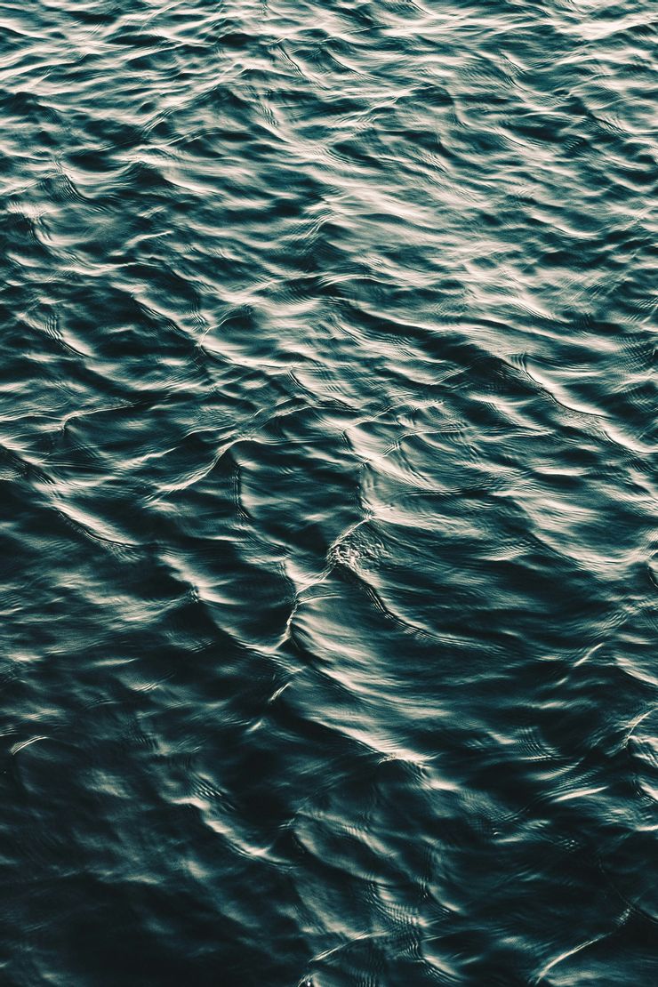 大海，深不可測，如同人心