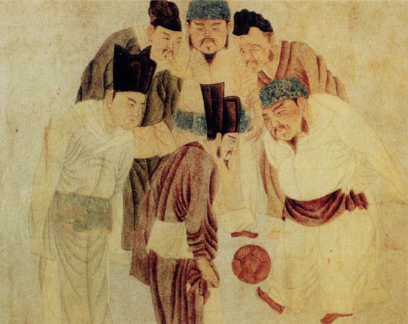 【附圖:宋太祖蹴鞠圖 / Emperor Taizu of Song playing cuju with Prime Minister Zhao Pu, by the Yuan-era painter Qian Xuan (公元 1235 ~ 1305 年) / 圖文採編自 Wikipedia】