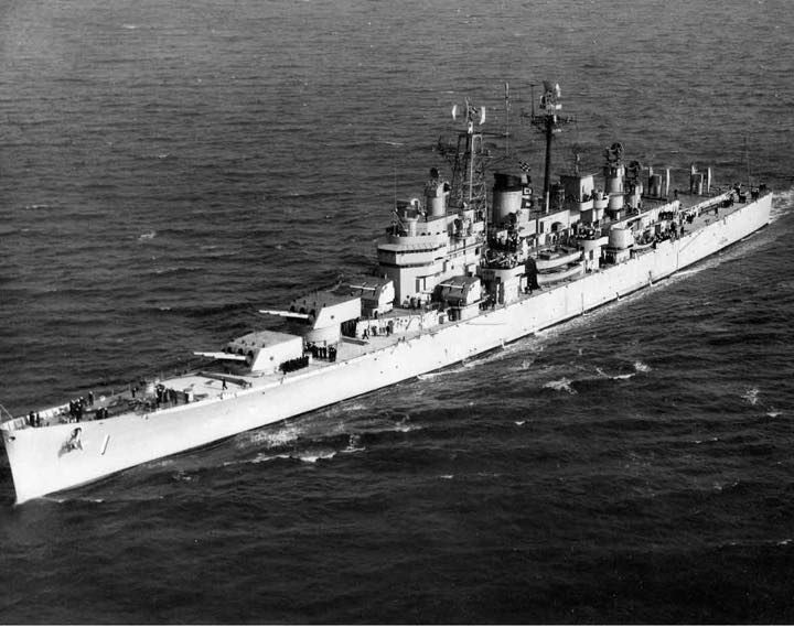 波士頓號重巡洋艦,此時已經改裝為飛彈巡洋艦,但艦艏的兩座203毫米火炮得到保留。在發射Mark 24/25高爆彈時擁有27.7公里的最大射程