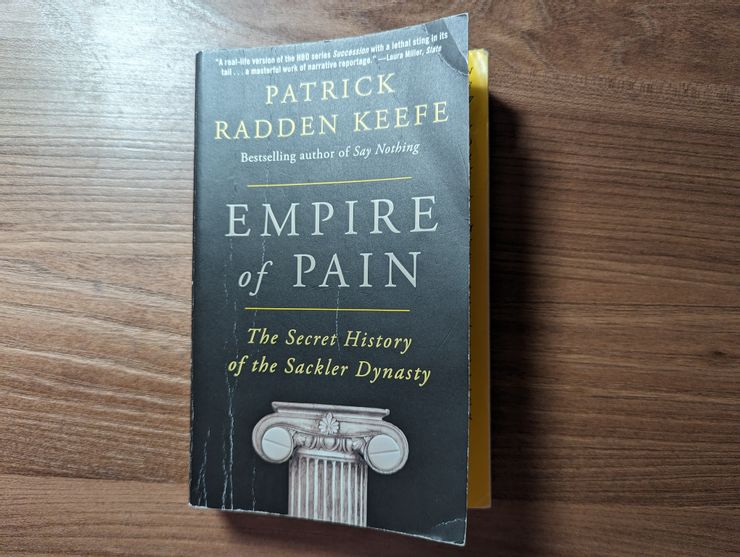 《 Empire of Pain 》（中文版書名為《疼痛帝國》）