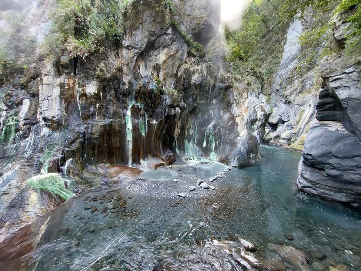 第二十八露--栗松野溪溫泉野營(台東) zoomable