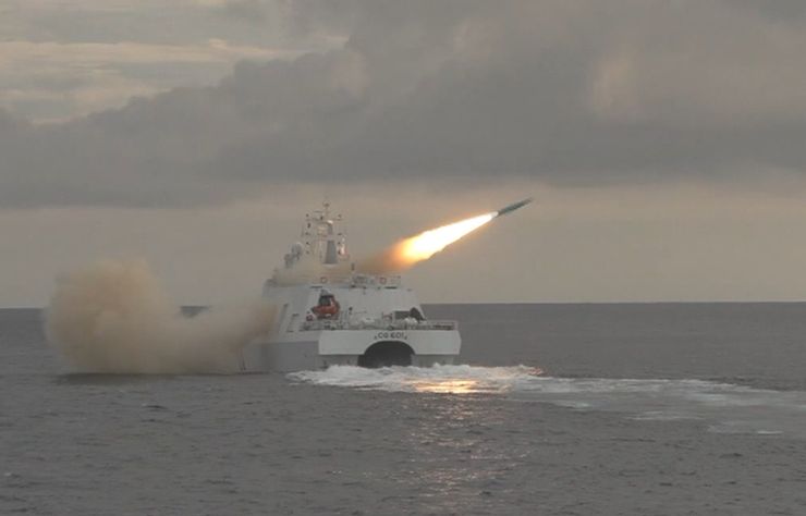 海巡署的安平級巡護艦,在漢光演習中驗證平戰轉換能力,成功試射雄風二型反艦飛彈。