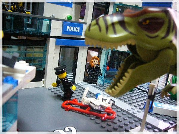 打開門出現的人是.....?