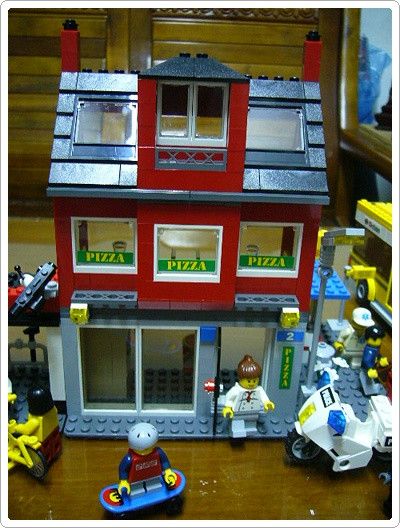 三層樓的披薩屋,還有一位廚師