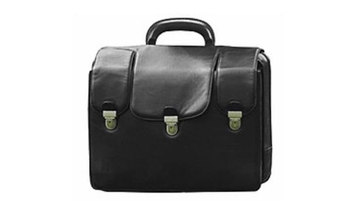 【附圖:football 一字的另義:Nuclear football (核足球) 或 Nuclear briefcase (核公事包) / 圖片採自 Wikipedia】