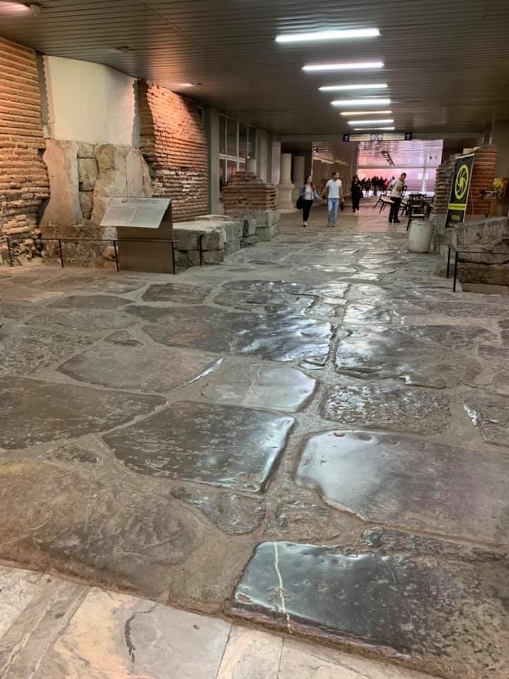 300天環遊世界:保加利亞-普羅夫迪夫、蘇菲亞 羅馬帝國時期的主街道遺址(石砌)