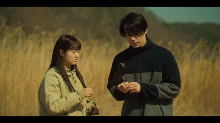 《殺人者的購物中心》 的叔姪情誼表面冷靜,實則充滿了溫情。